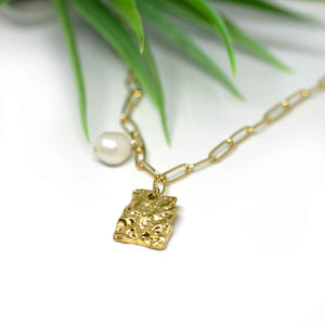 Carré d'argent Necklace